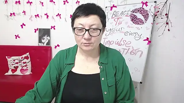 EmilyL0ve online show from 14, 3, 2026