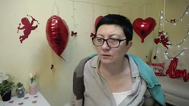 EmilyL0ve online show from 3, 2, 2026