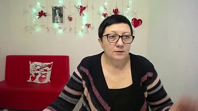 EmilyL0ve online show from 9, 2, 2026