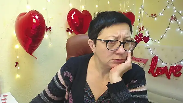 EmilyL0ve online show from 6, 2, 2026