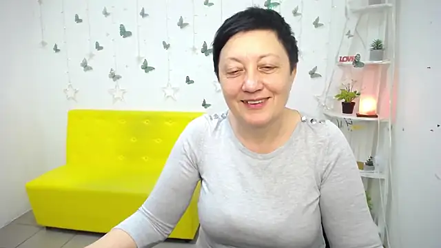 Snapshot of EmilyL0ve chatting on 15, 5, 2026 EmilyL0ve online show from 15, 5, 2026
