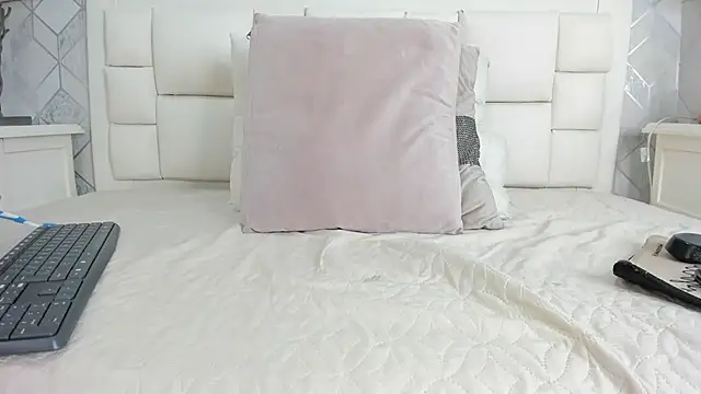 laura rouse7 online show from 5, 2, 2026