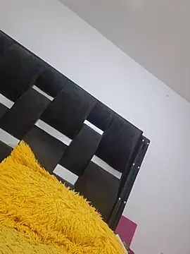 cintia love online show from 14, 4, 2026