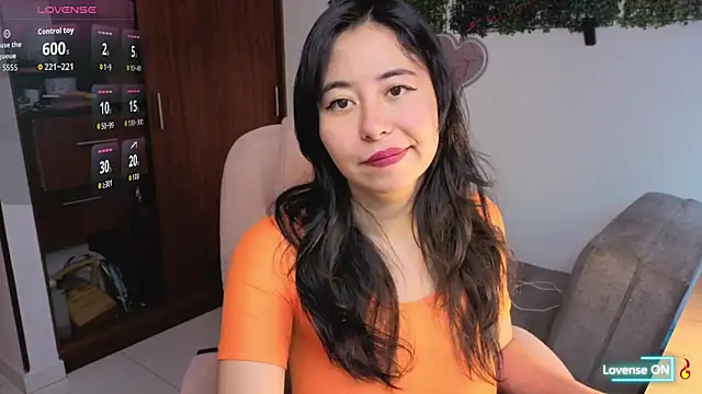LolaOpalX online show from 5, 5, 2026