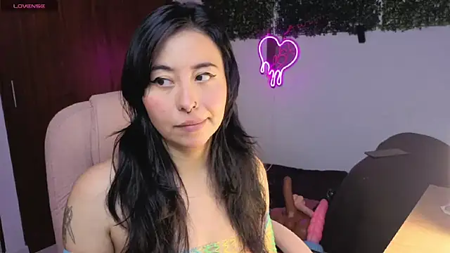 LolaOpalX online show from 22, 4, 2026