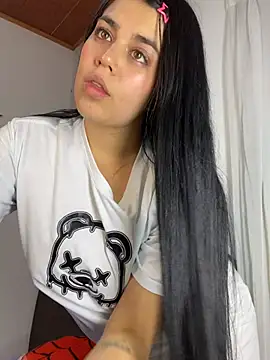 sophyy white online show from 1, 7, 2026