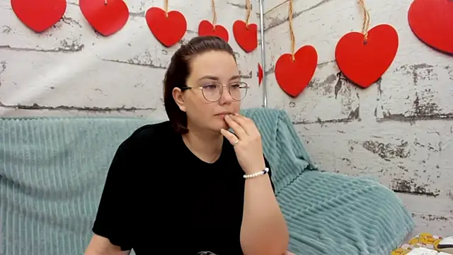 Sweetie Rozzy online show from 14, 5, 2026