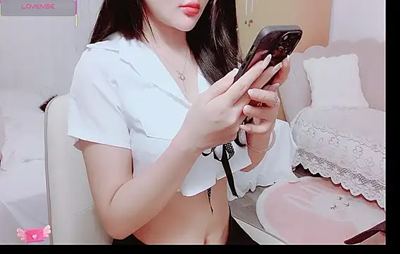Junnatalie   online show from 17, 5, 2026