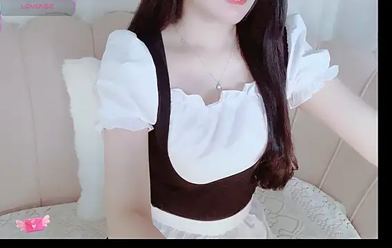 Junnatalie   online show from 9, 4, 2026