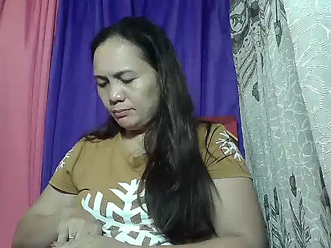 Snapshot of prettymomma24xx chatting on 3, 6, 2026 prettymomma24xx online show from 3, 6, 2026