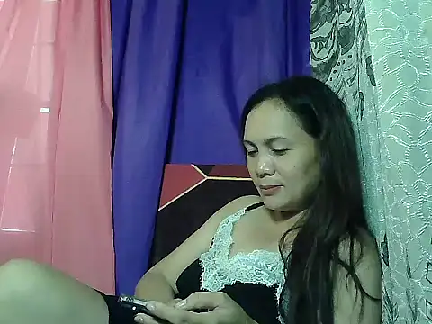 Snapshot of prettymomma24xx chatting on 17, 5, 2026 prettymomma24xx online show from 17, 5, 2026
