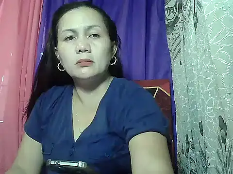 Snapshot of prettymomma24xx chatting on 4, 6, 2026 prettymomma24xx online show from 4, 6, 2026