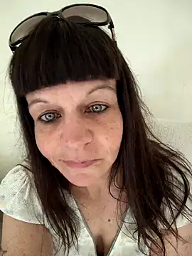 Snapshot of Petitegreeneyez69 chatting on 16, 3, 2026 Petitegreeneyez69 online show from 16, 3, 2026