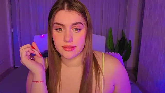 Adelynnn online show from 7, 2, 2026