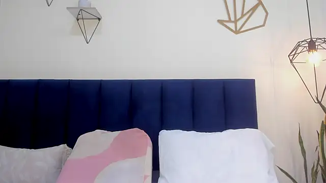 mayaevansmg online show from 1, 4, 2026