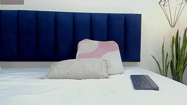 mayaevansmg online show from 16, 2, 2026