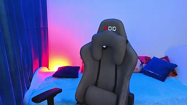 lucidangelok1 online show from 4, 4, 2026