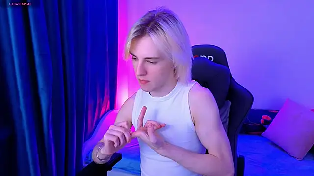 lucidangelok1 online show from 23, 4, 2026