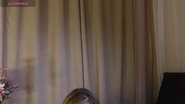 Emely Moon online show from 3, 4, 2026