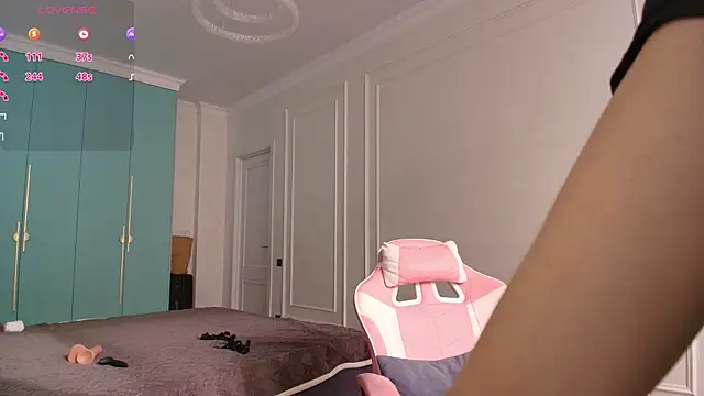 Aiko mainee online show from 16, 4, 2026