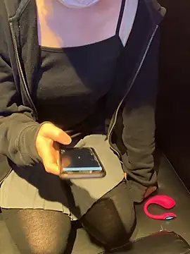 Snapshot of pon05240 chatting on 17, 5, 2026 pon05240 online show from 17, 5, 2026