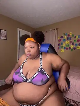 Chocolatebunnyxx96 online show from 4, 6, 2026
