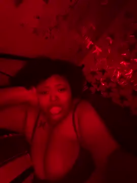 Chocolatebunnyxx96 online show from 4, 2, 2026