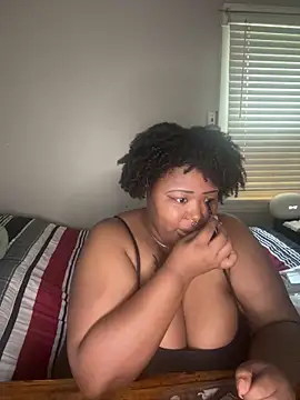Chocolatebunnyxx96 online show from 25, 4, 2026
