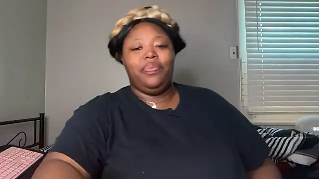 Chocolatebunnyxx96 online show from 3, 4, 2026