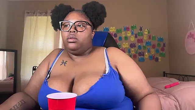 Chocolatebunnyxx96 online show from 1, 6, 2026