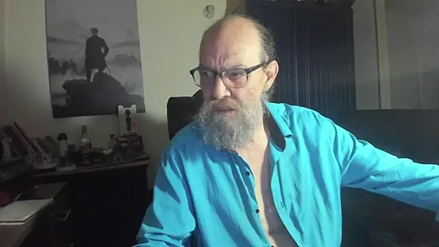 Snapshot of Uncle_Hottie chatting on 17, 7, 2026 Uncle Hottie online show from 17, 7, 2026