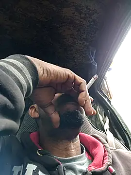 Negaomalinha1 online show from 9, 3, 2026