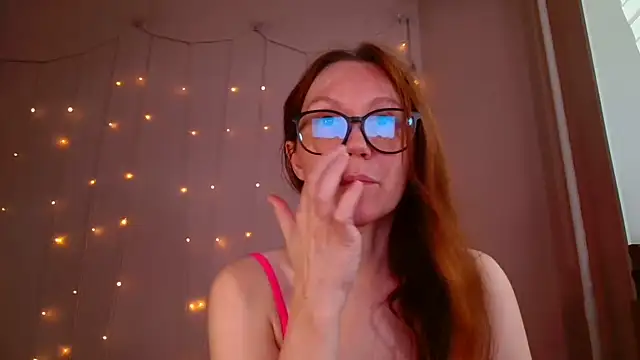 Snapshot of MelanyOxx chatting on 5, 6, 2026 MelanyOxx online show from 5, 6, 2026