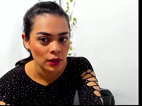 Snapshot of Antonella_Gomez22 chatting on 7, 5, 2026 Antonella Gomez22 online show from 7, 5, 2026