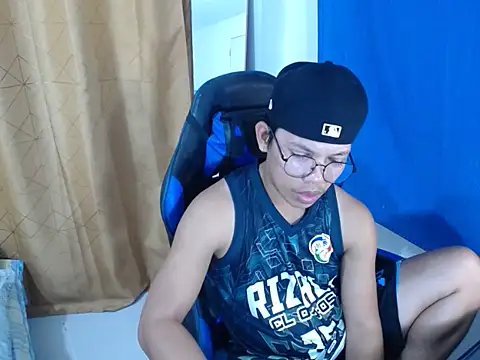 Snapshot of holly_oreo chatting on 5, 7, 2026 holly oreo online show from 5, 7, 2026