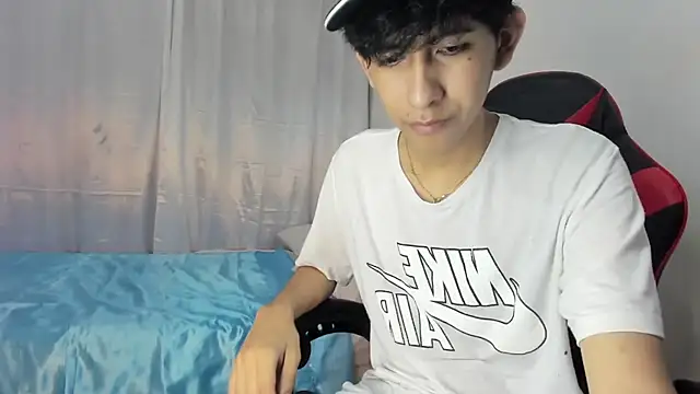 julian xx online show from 4, 5, 2026