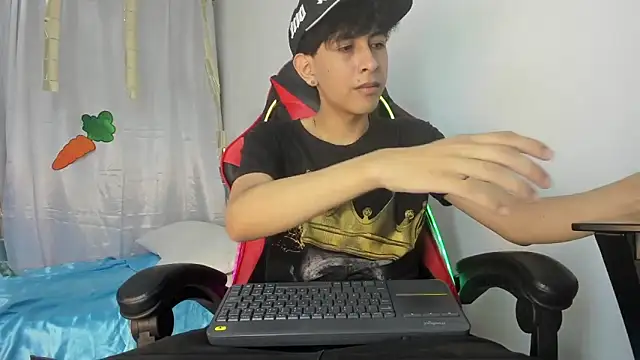 julian xx online show from 15, 4, 2026