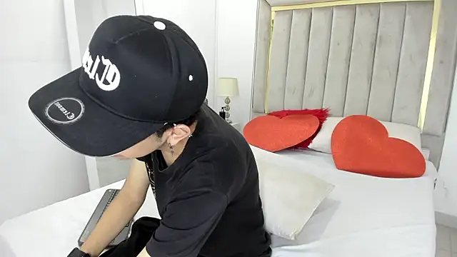 julian xx online show from 10, 2, 2026