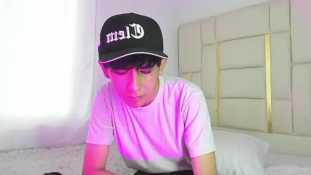 julian xx online show from 2, 6, 2026