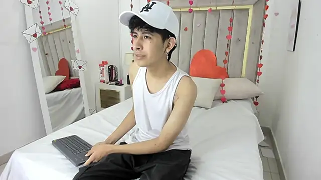 julian xx online show from 13, 2, 2026