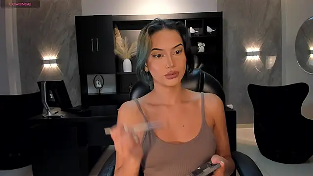 KayraLanne online show from 10, 4, 2026