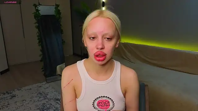 Snapshot of Luna_Beverly chatting on 14, 5, 2026 Luna Beverly online show from 14, 5, 2026