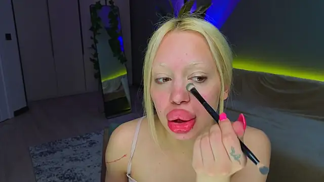 Snapshot of Luna_Beverly chatting on 26, 5, 2026 Luna Beverly online show from 26, 5, 2026