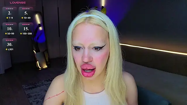 Luna Beverly online show from 12, 7, 2026