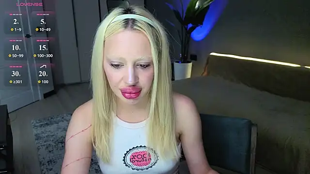 Luna Beverly online show from 20, 6, 2026