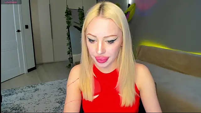 Luna Beverly online show from 9, 4, 2026