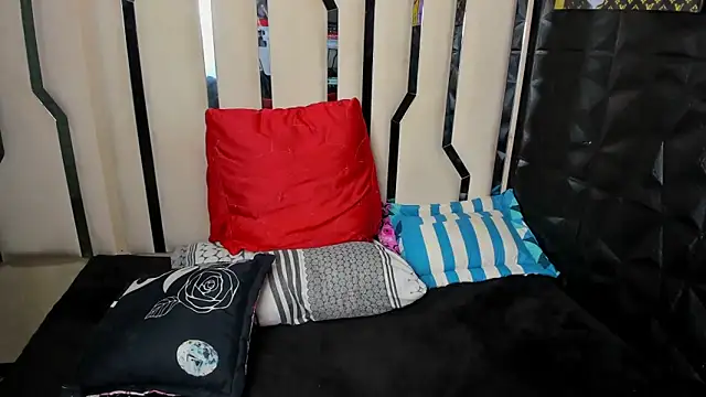 Snapshot of Meriland_HH chatting on 17, 5, 2026 Meriland HH online show from 17, 5, 2026