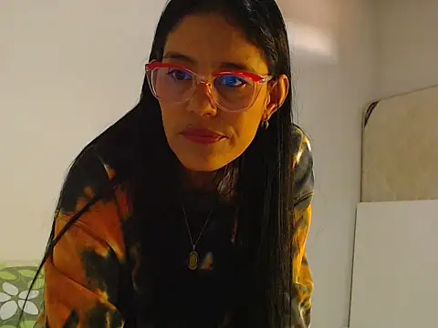 Elizabeth manzon online show from 27, 5, 2026
