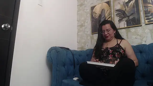Helen Novoa online show from 1, 3, 2026