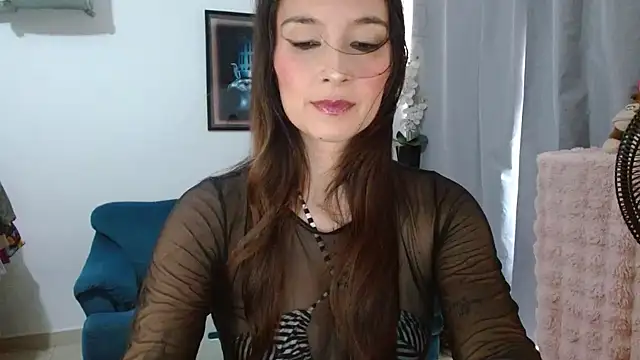 Snapshot of Almaglow_ chatting on 19, 5, 2026 Almaglow online show from 19, 5, 2026